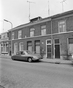 858857 Gezicht op de voorgevels van de huizen Balistraat 40 en 42 te Utrecht.